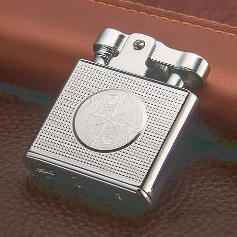 Ретро зажигалка из металла