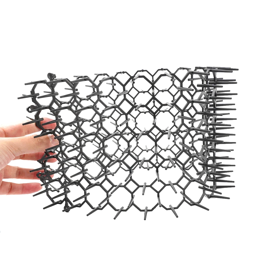 Сетка для забора с пластиковым покрытием: защита сада от кошек и грызунов.