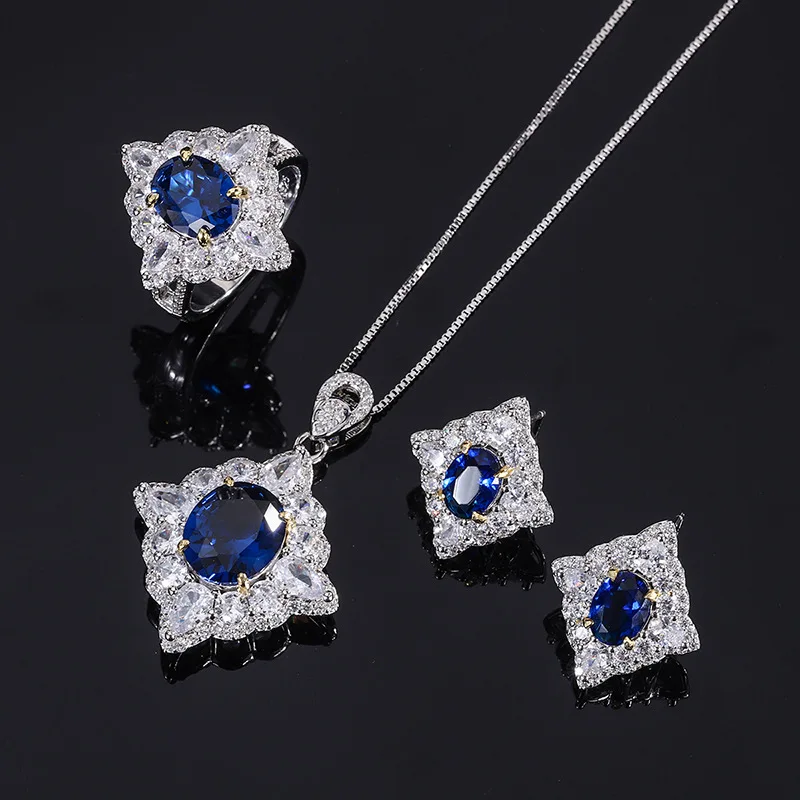 

Комплект из колье, серёг и кольца, из серебра 925 пробы, с фианитом