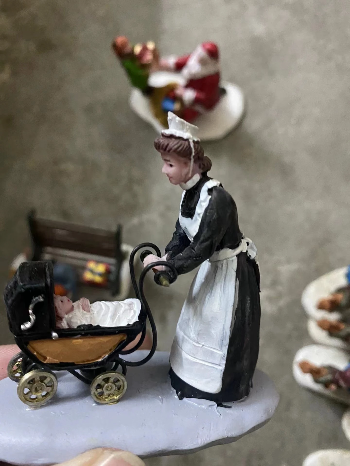

Resin figure mental psychological sand table game box court therapy woman pushing a baby cart