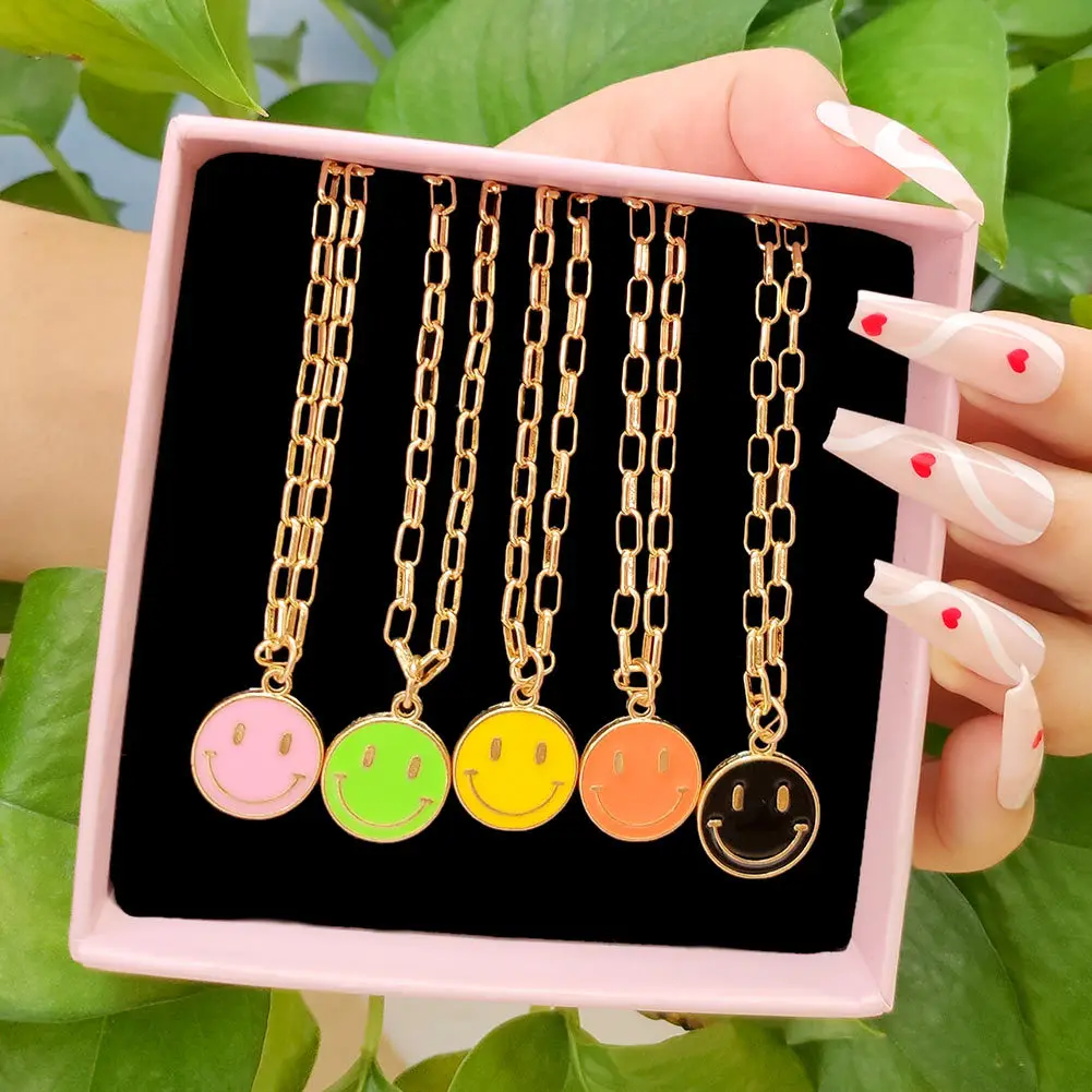 

Korean Fashion Rainbow Smiley Necklace Punk Aesthetic Kawaii Pendant Necklace for Women 2000s Accessories Egirl Jewelry Choker