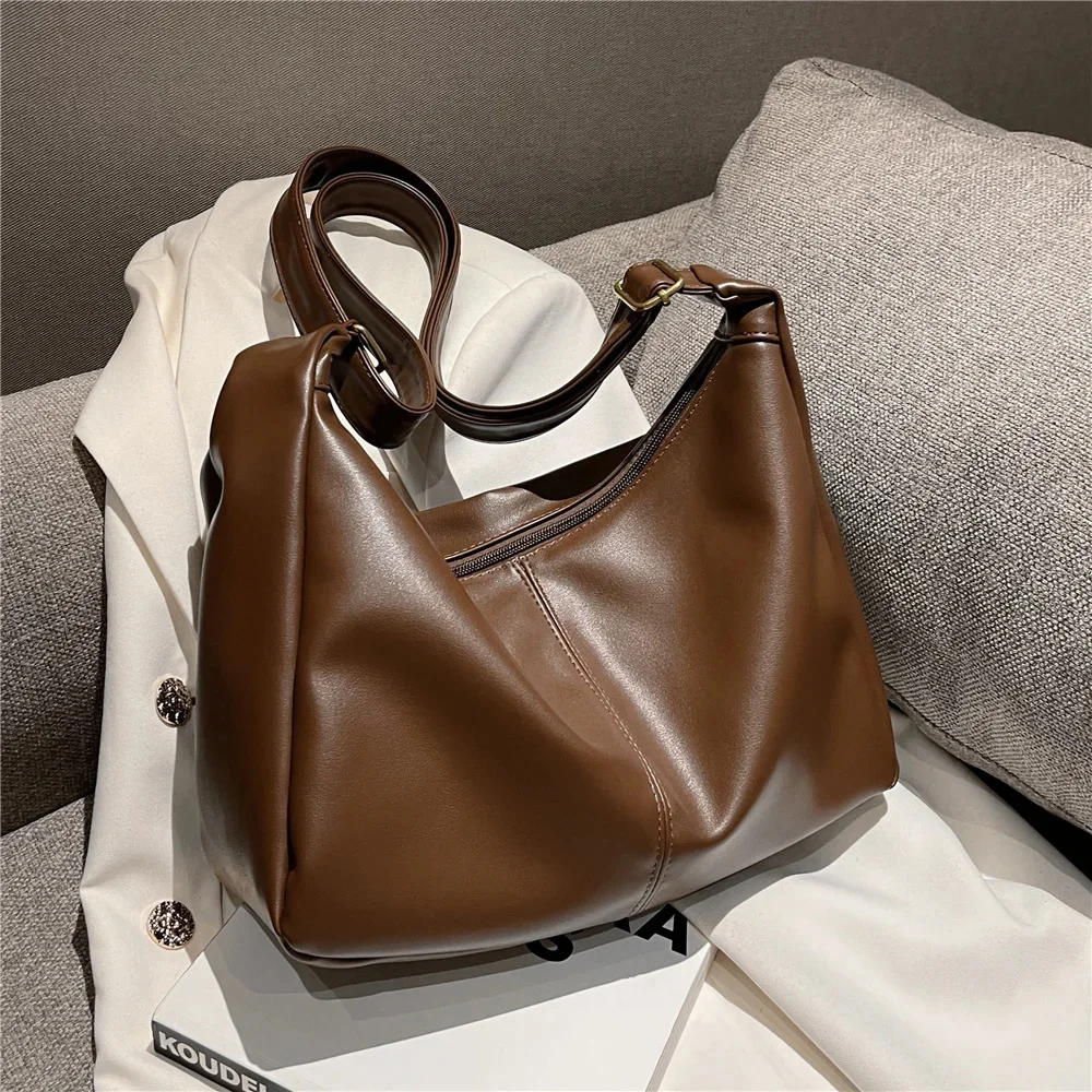 

Toptrends Big Hobo Shoulder Bags For Women 2022 Vintage Designer Large Capacity PU Leather Crossbody Ladies Handbags Black Brown
