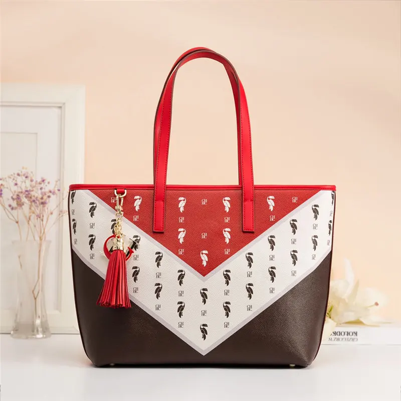 

2022 New 100% Genuine Cowhide Large-capacity Printed Letters CHCH HCHC All-match Messenger Handbag Famous Luxury Designer Cc Gg