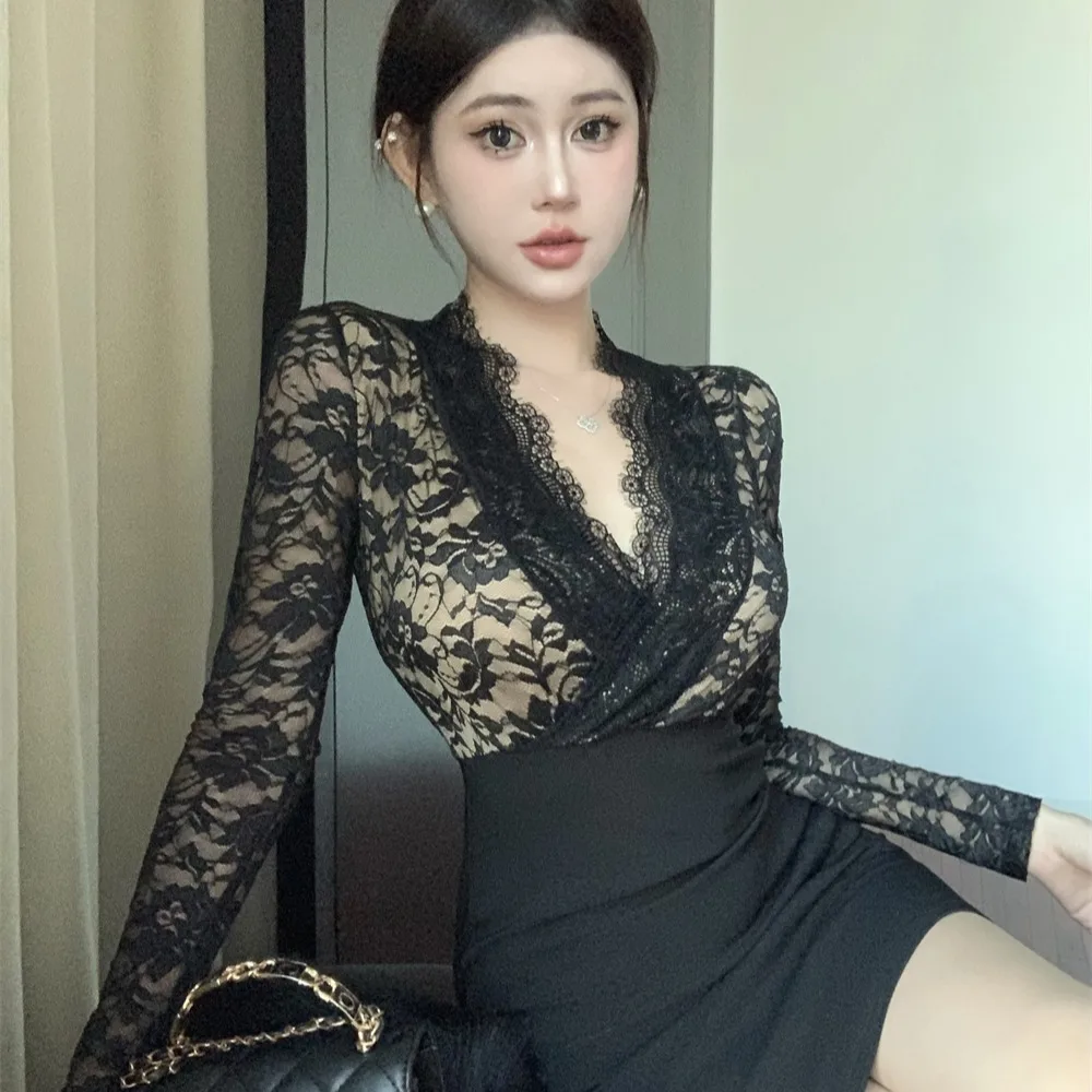 Кружевное платье с v-образным вырезом и длинными рукавами в стиле пэчворк высокой