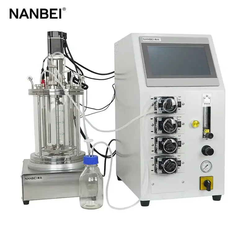 Рисунок 2 - Оборудование для лабораторного ферментации