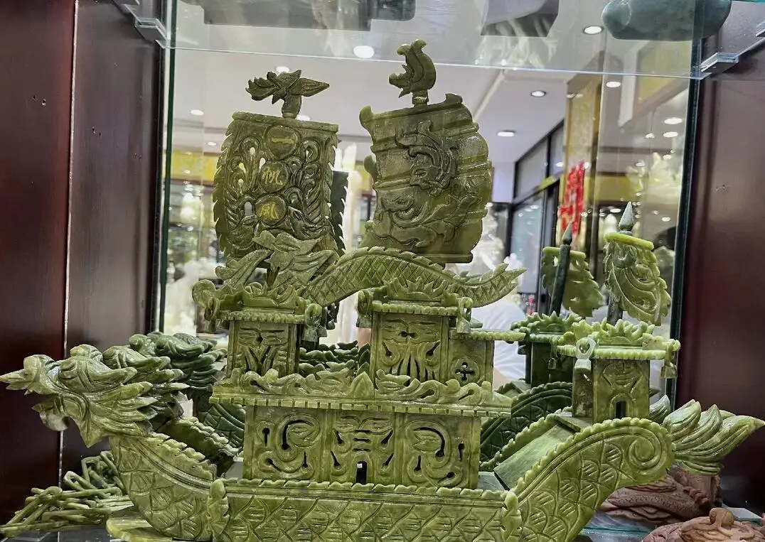 Китайский чистый зеленый нефритовый камень резной дракон лодка украшение для