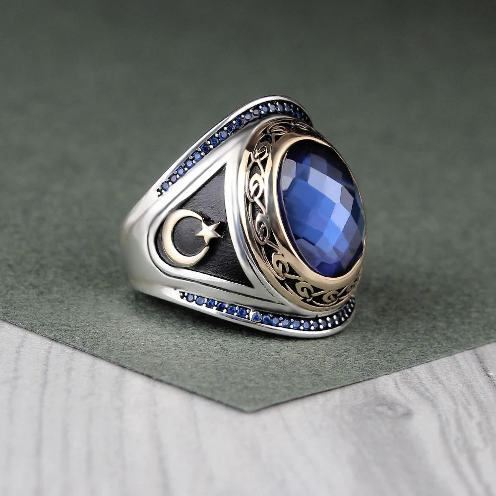 

Серебряное кольцо с цирконием