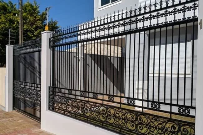 Желтая эмалированная водная основа Eucatex яркая 900 мл