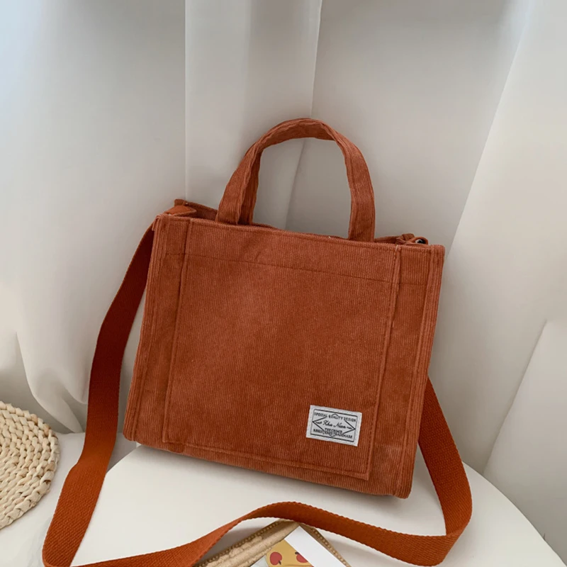 

Вельветовые дамские сумочки, новинка 2023, трендовая сумка на одно плечо, однотонная сумка-мессенджер с пряжкой, маленькая квадратная сумка, р...