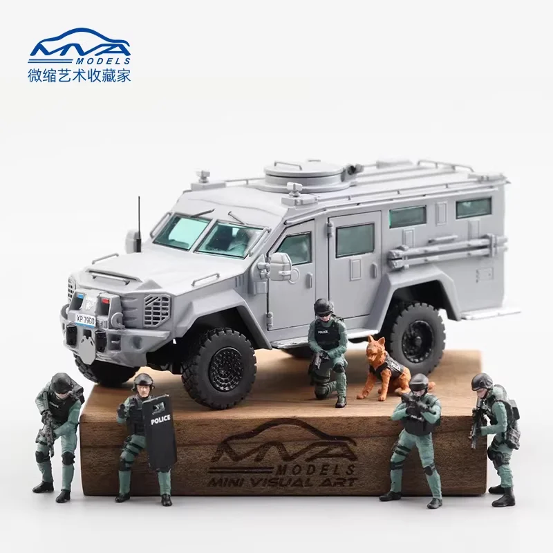 Фото MVA 1:64 Масштабные металлические бронированные машины BearCat с фигуркой-куклой (без деревянной подставки) - сувенирный статический экспонат №5