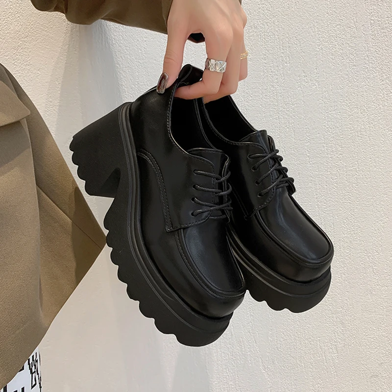 

Универсальная Женская обувь в британском стиле, женская обувь, черные повседневные кроссовки на платформе, с искусственным мехом
