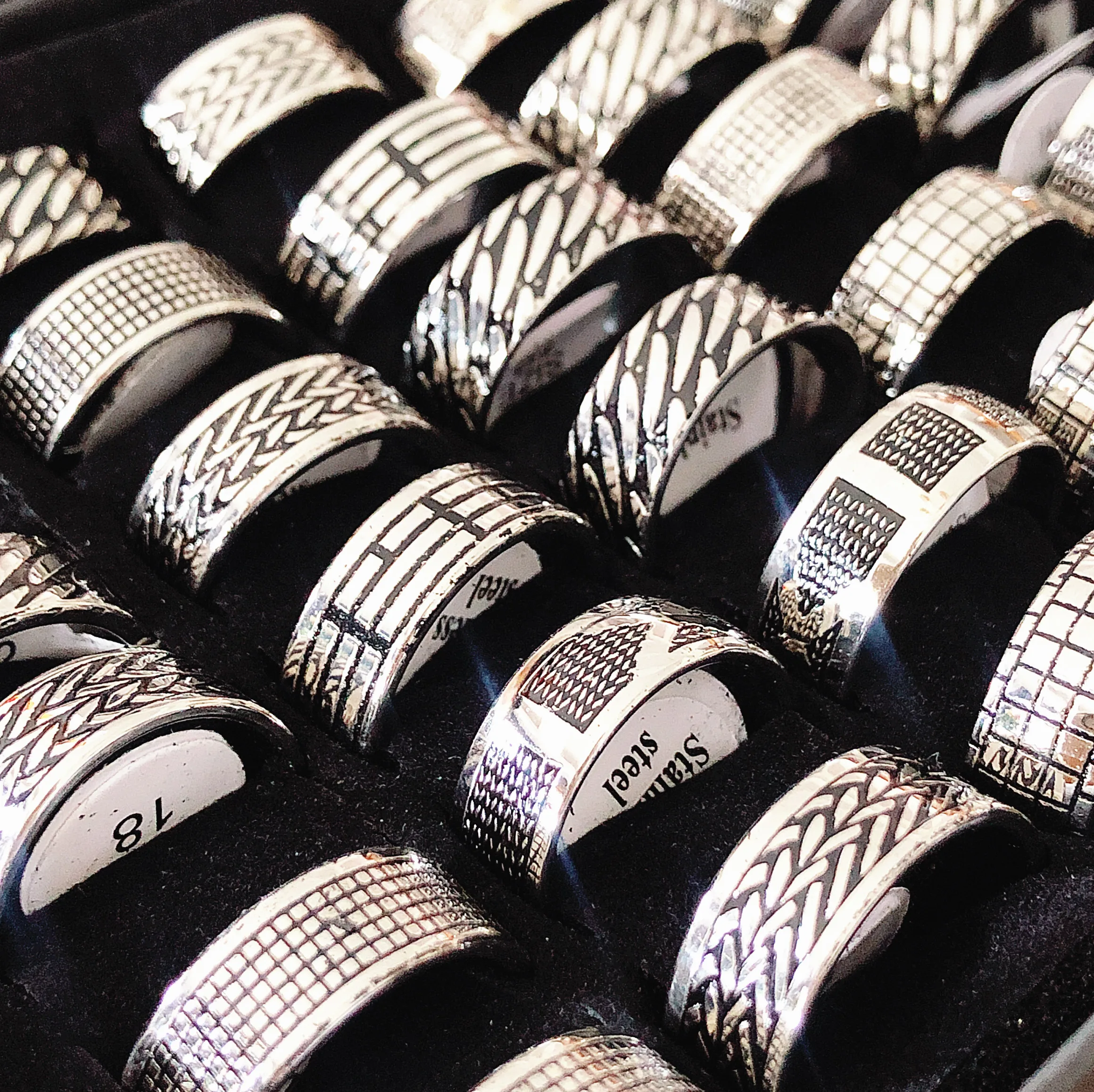 

Wholesale 50pcs/lot vintage hand-painted stainless steel rings men classic fashion good quality wedding jewelry anniversary gift