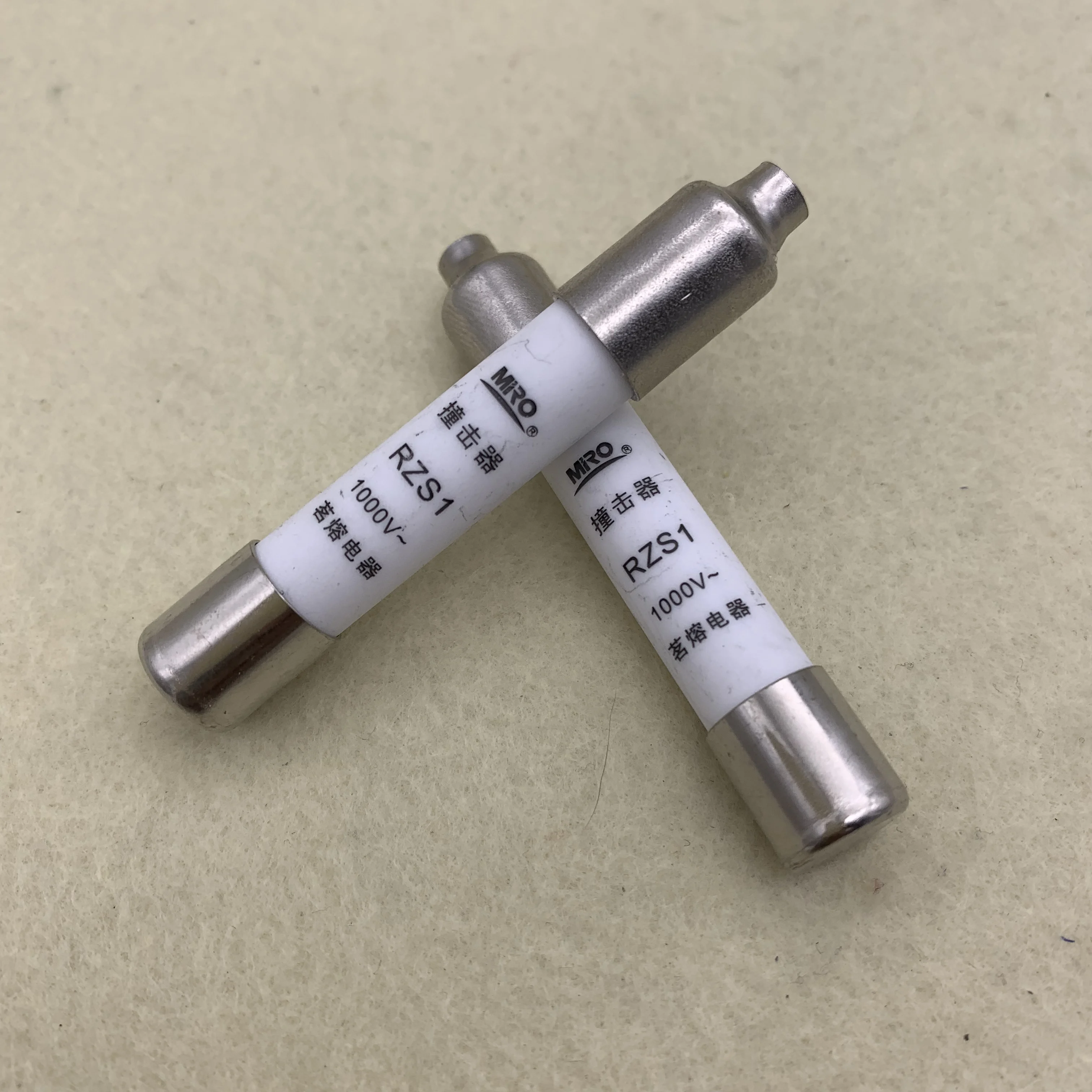 MRO RZS1-1000V alarm impactor annunciator FUSE+BASE -20PCS/LOT | Fuses
