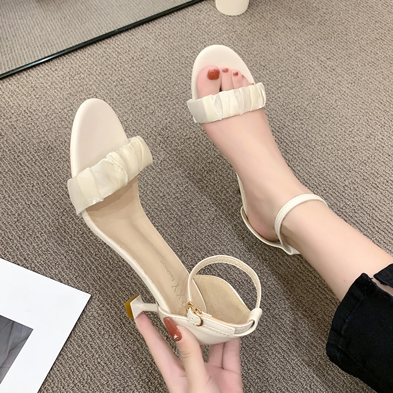

Fashion Square Heel Womens Sandals 2022 Summer New Korean Pleated Ankle Buckle Casual High Heels Sandals Simple Rome Shoes New
