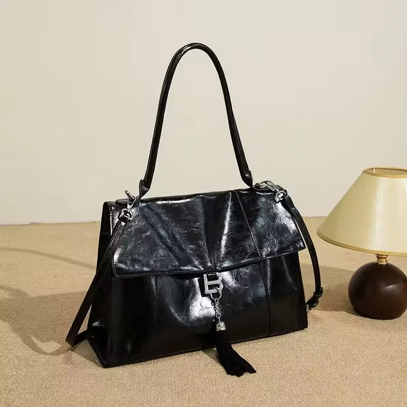 Большая вместительная сумка для поездок