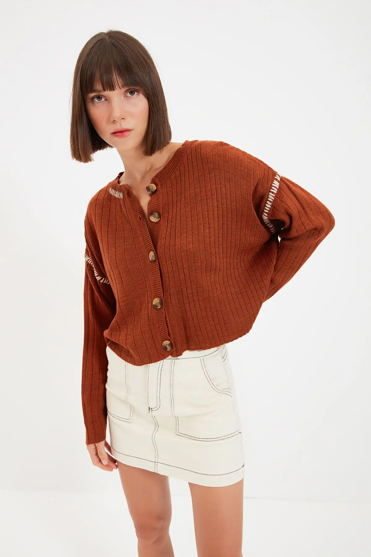 

Trendyol Button Detail Crop Knitwear Cardigan TWOAW22HI0178