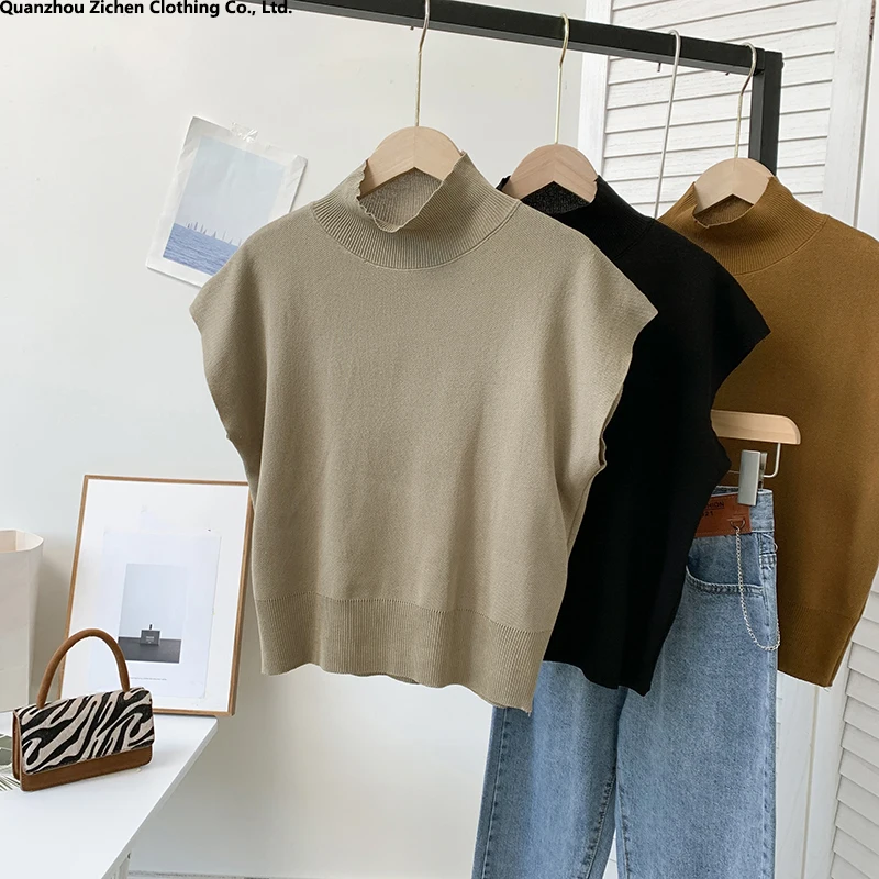 Блузка женская трикотажная с воротником-стойкой и коротким рукавом 1 шт.