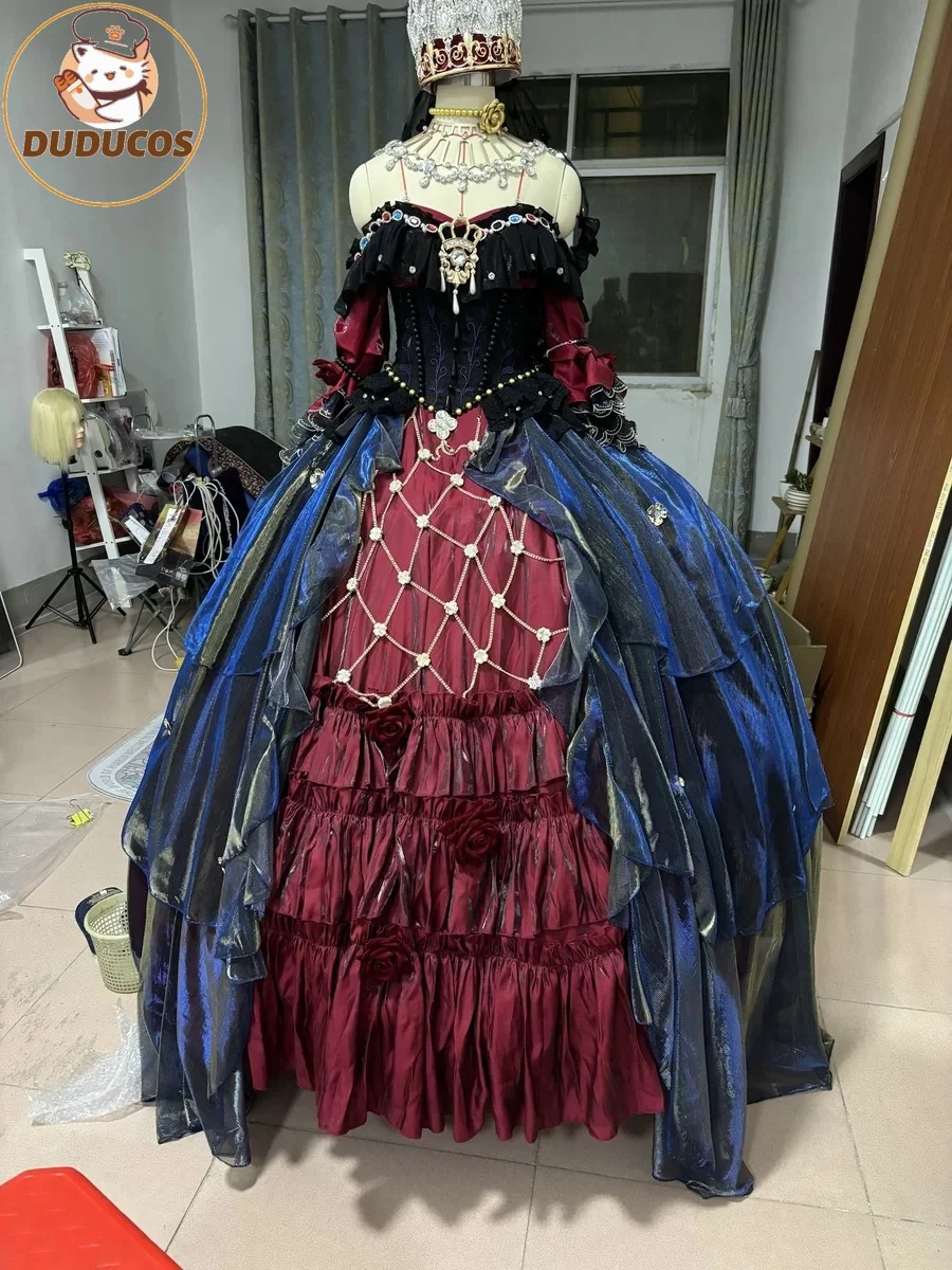 Женский костюм в виде кровавой королевы с V-образным вырезом