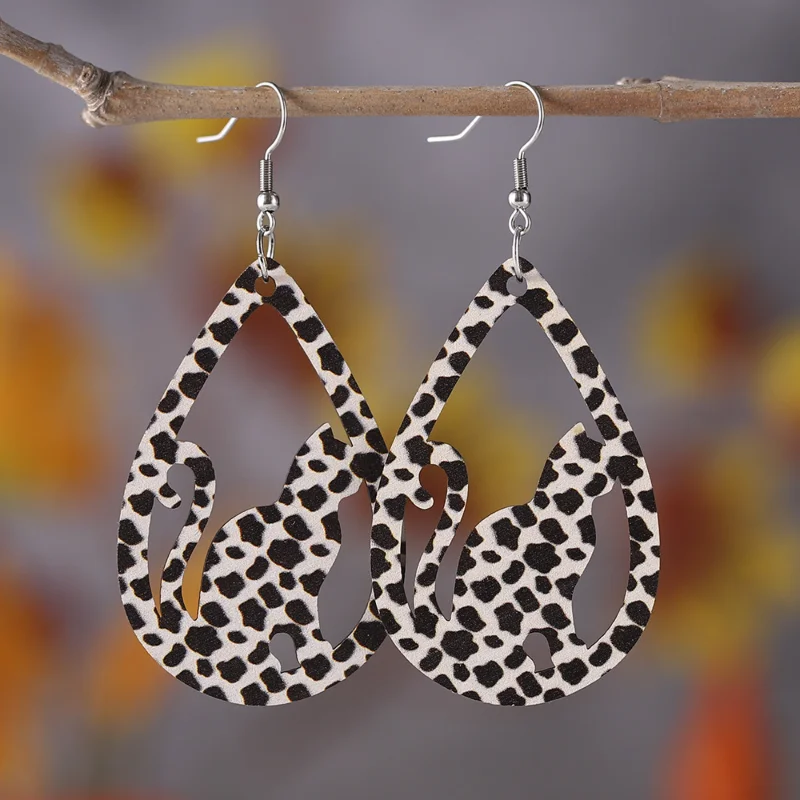 

Hollow Milk Cow Pattern Cats Dangle Earrings for Women Punk Gothic Earring Vintage Cute Wooden Drop Party Jewelry Accessories