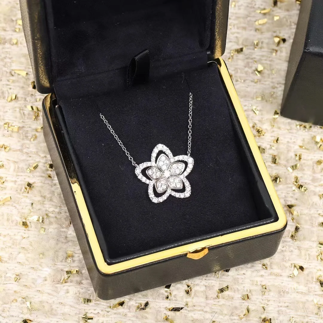 

Classic Quality Trendy Hot Sale 2023 New European Famous Brand Luxury Jewelry Necklace For Women Cherry Blossoms Flowers Charms