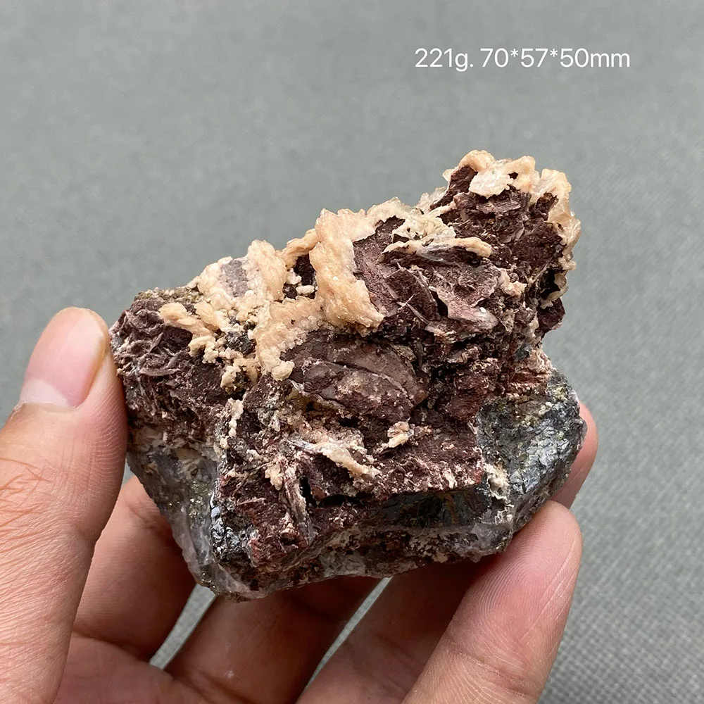 Необычный кристалл халькопирит