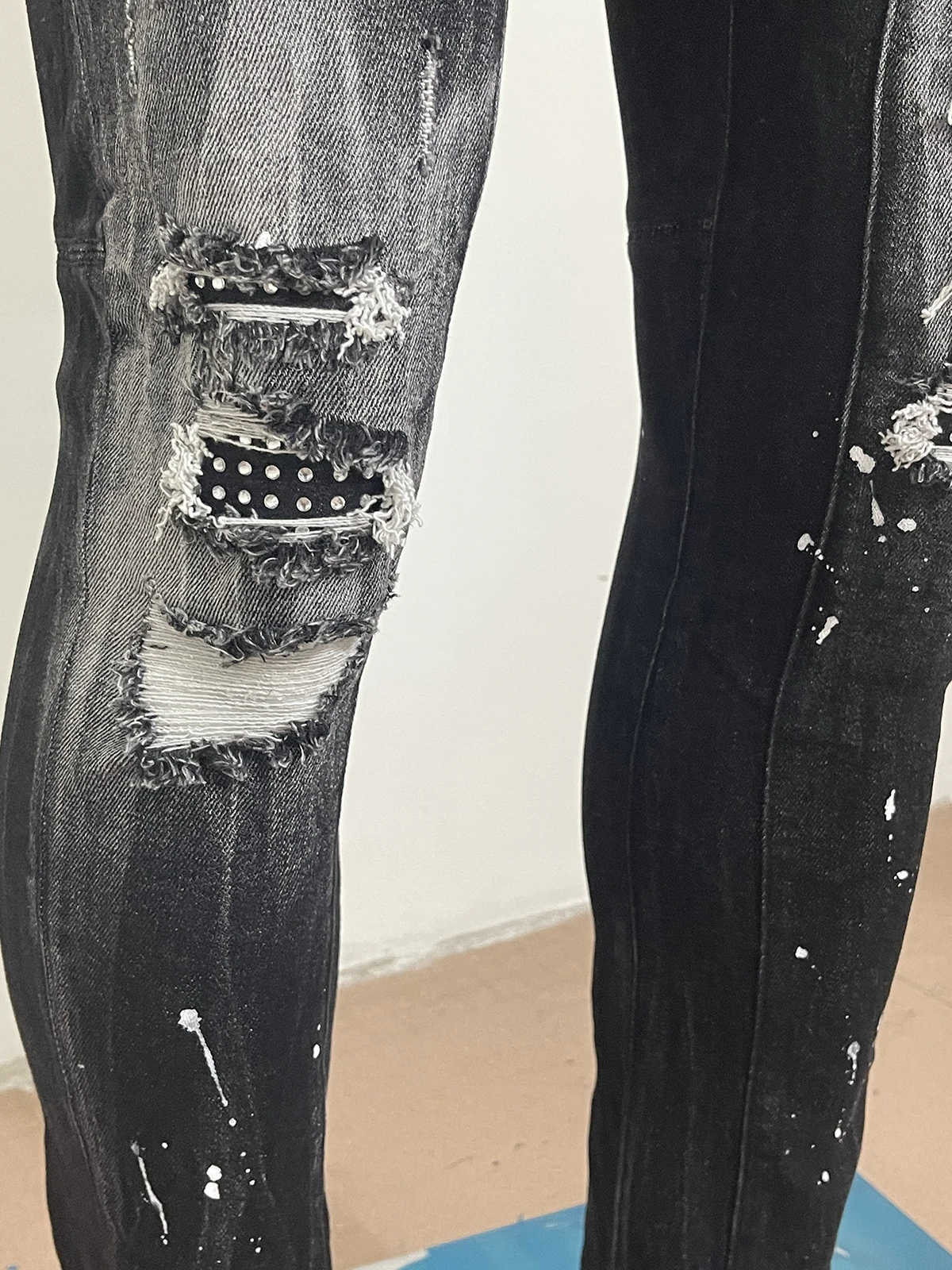 Spring and summer 2023 new style D2 jeans men wash worn holes patch paint splash ink micro-bullet small feet black jeans man