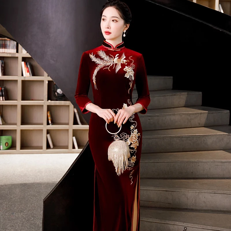 Осень-зима бархатное платье Cheongsam винтажное Ципао с цветочной вышивкой 2024