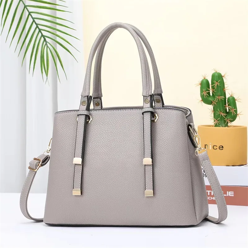

New Women's Bag Fashion Large-capacity Portable Shoulder Messenger Bag 2022 Simple Luxury Commuter All-match Handbag Women