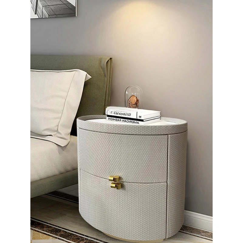 Легкая роскошная прикроватная тумбочка овальная дизайнерская Fendi простая для