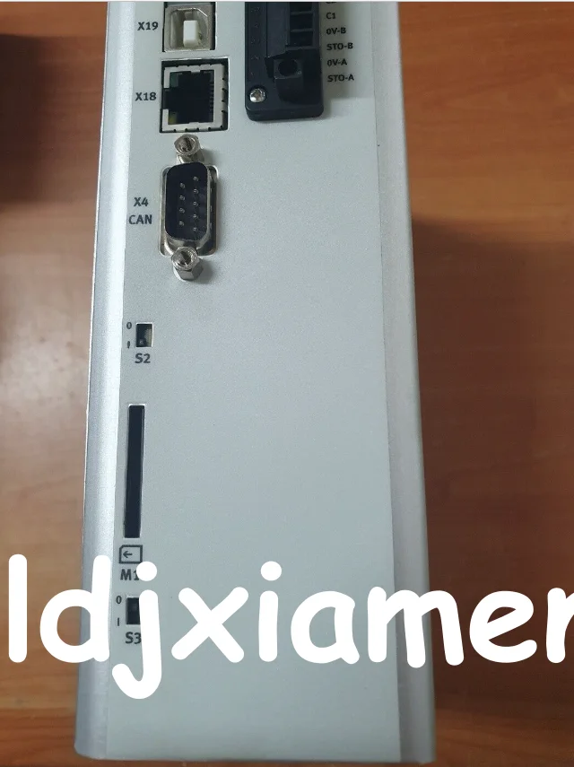 

FESTO CMMP-AS-C5-3A-M0 сервопривод очень приятный! Быстрая доставка!