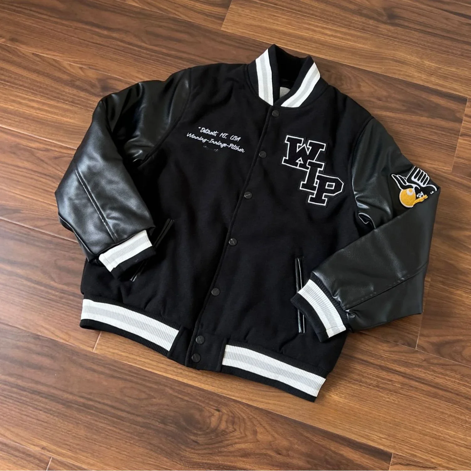

2023 American retro patchwork baseball jersey embroidered letters leather cotton jackets for men Japanese Streetwear