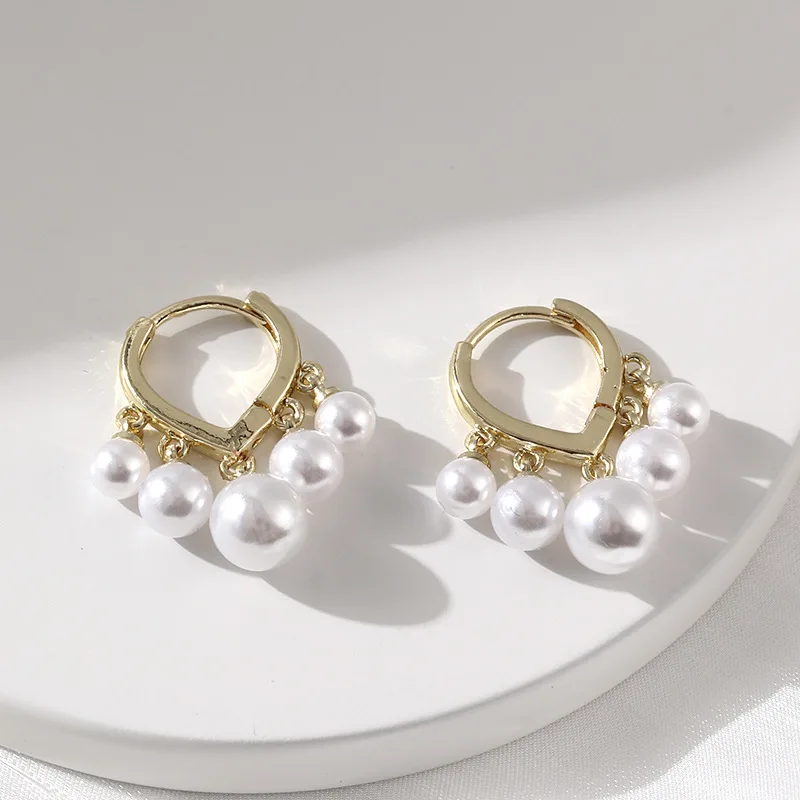 

2023 Handmade Hanging Pearl Earring for Womne Gold Color Eardrop Minimalist Tiny Huggies Hoops Wedding Fashion Jewelry Wholesale