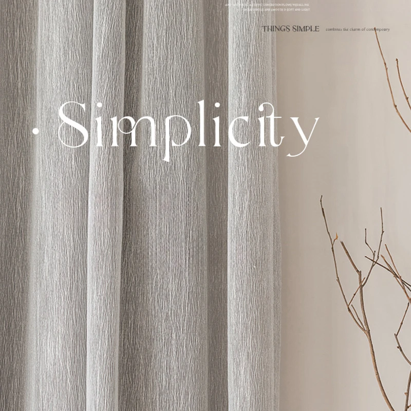 Простые серые однотонные полупрозрачные шторы во французском стиле ретро для