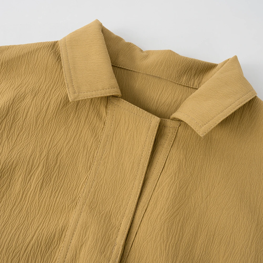 Длинная ветровка с поясом и откидным воротником Осень-зима 2024