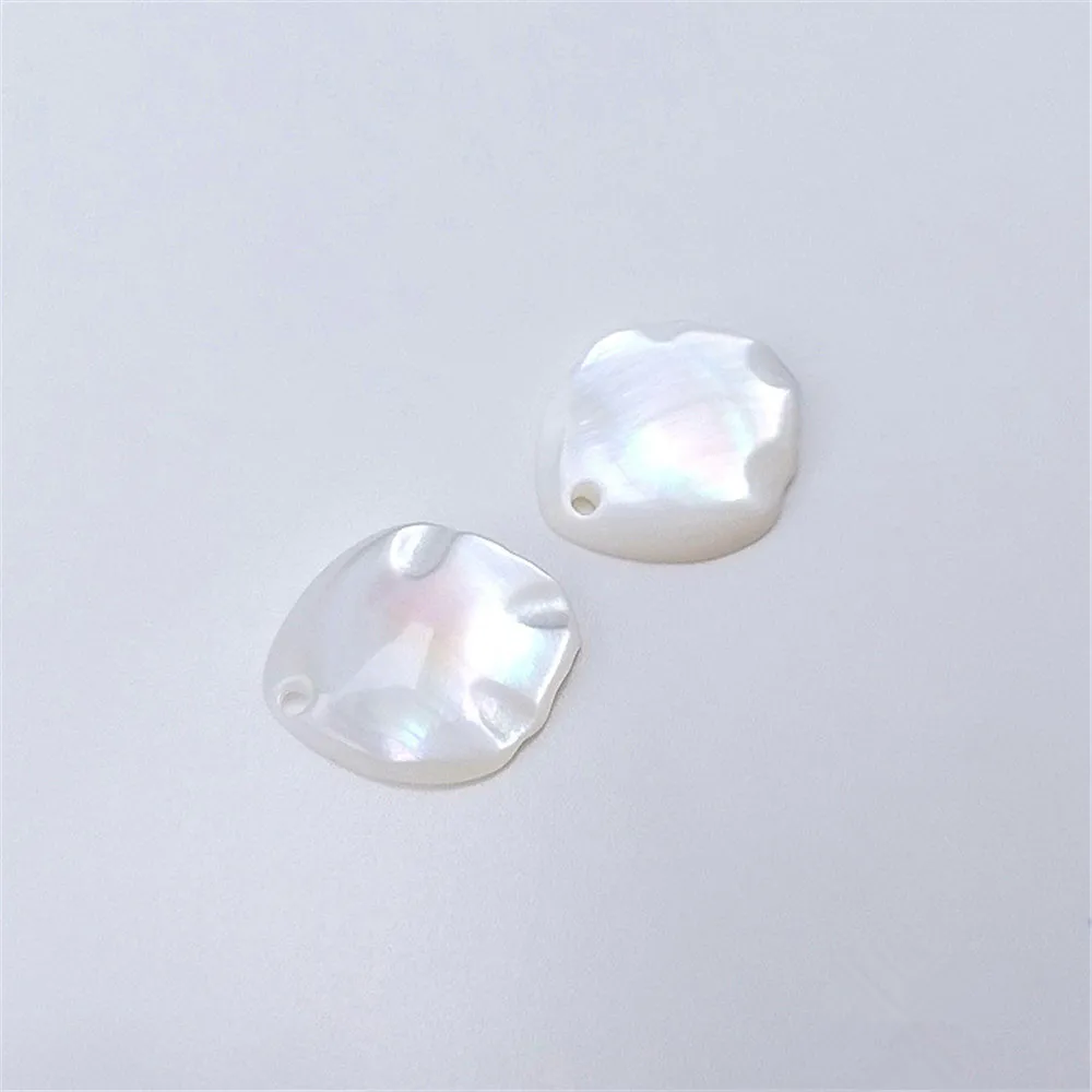 

Natural light cat eye shell fish petal pendant fish shaped flower piece pendant DIY jewelry Earrings hanging accessories
