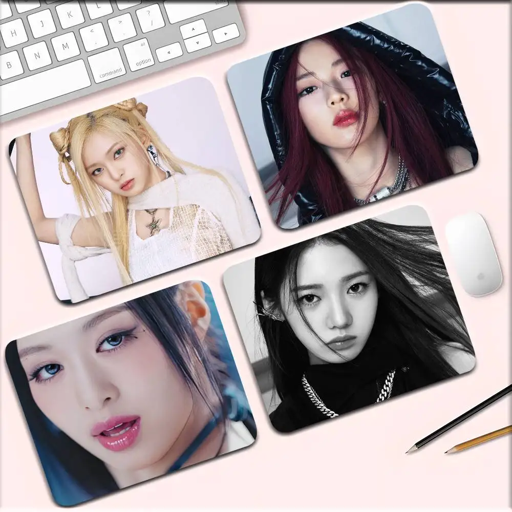 Фото Коврик для мыши Kpop Girls Band BabyMonster, небольшой коврик для мыши с защитой от скольжения для геймеров, прямоугольный противоскользящий резиновый коврик для компьютерного стола №2