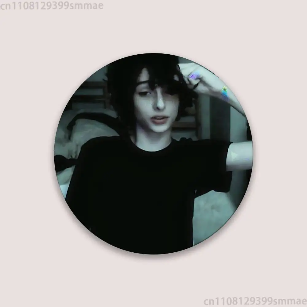 Фото Значки Finn Wolfhard Stranger, 58 мм, милые мультяшные значки, броши ручной работы для рюкзаков, аксессуары, украшения, подарки №4