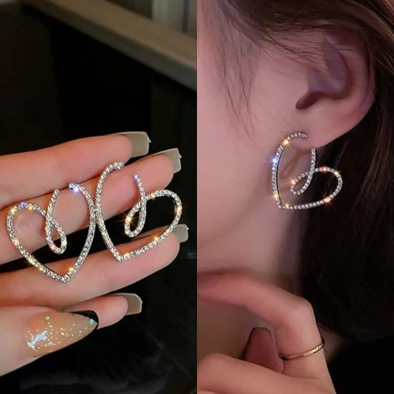 

Exquisite Heart Shape Stud Earrings For Women Shining CZ Zircon Hollow Out Design Big Wedding Earring Girl Temperament Jewelry