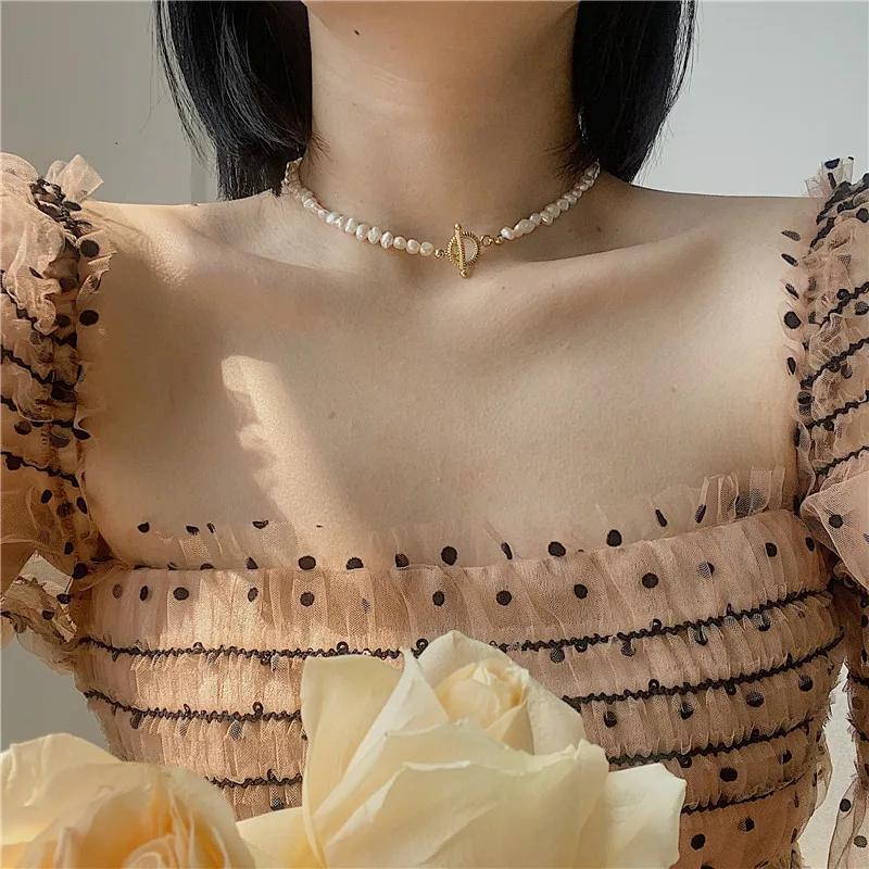 Женское колье с натуральным пресноводным жемчугом ожерелье-чокер золотого цвета