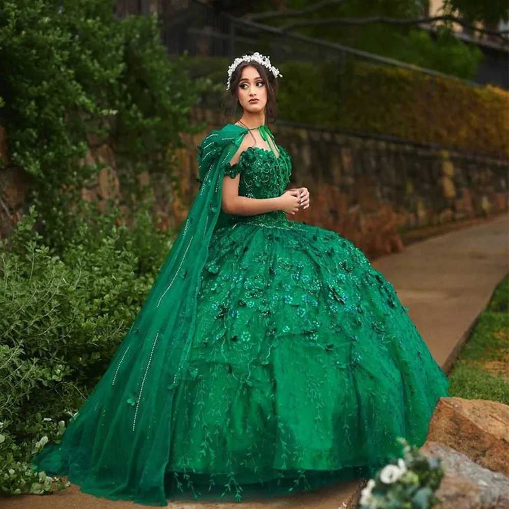 

Exquisite Emerald Green Quinceanera Dresses Ball Gown Floral Applique Crystal Sweet 16 Dresses With Cloak Birthday Party