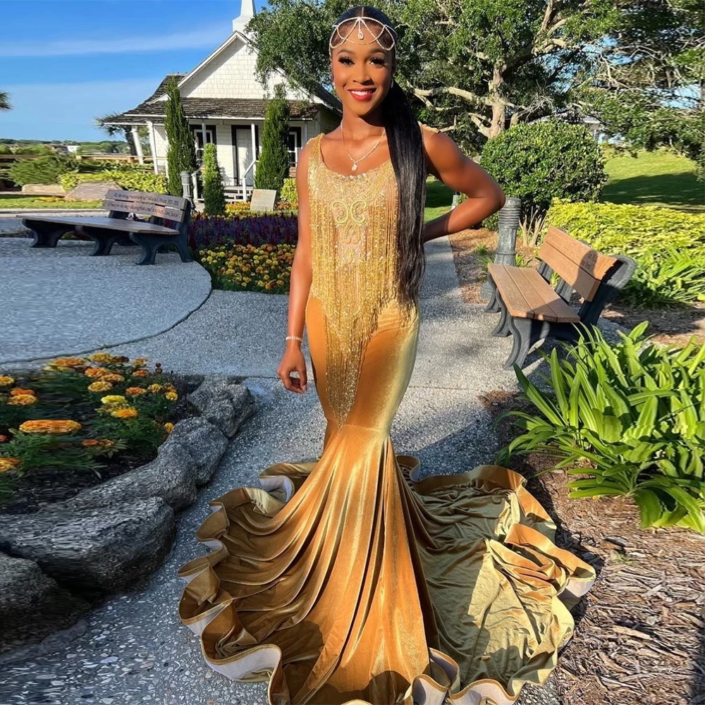 

Luxury Velvet Mermaid Prom Dresses Sleeveless Gold Tassel Plus Size Black Girl Long Elegant Evening Party Gowns Custom Made