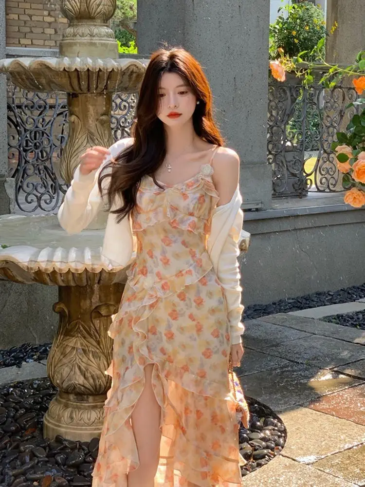 

The 2023 Summer's New Girly Frilly Dress Wit Suspenders, Floral Splits, A Sweet, Fresh, Stylish, Slim-fit Dress