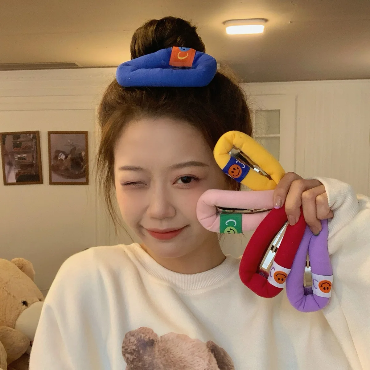 

Sponge Smiley Face Hairpin Big BB Clip Face Washing Hairpin Side Clip Girl Korean Hair Accessories Headband Headdress