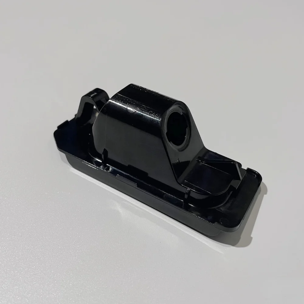 Оригинальная черная лампа в сборе для номерного знака Mitsubishi 8341A132