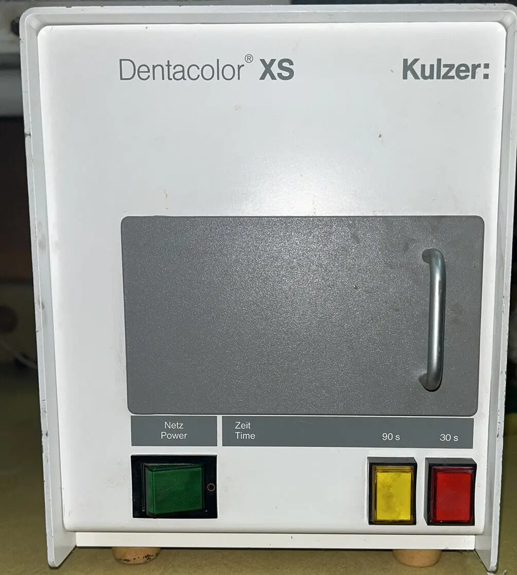 

Kulzer Dentacolor XS - Dental Lab Light Curing Unit Lightly