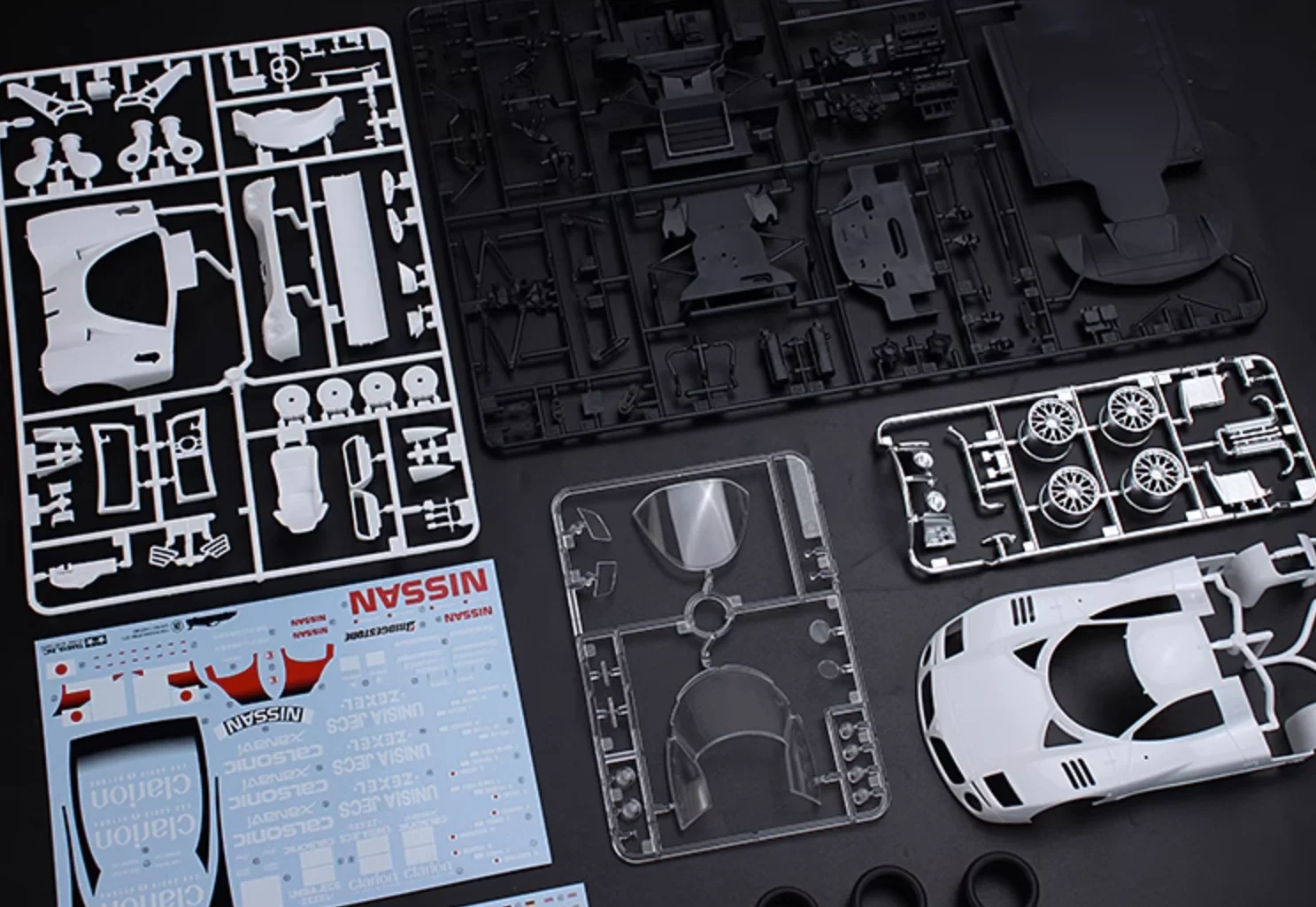 Tamiya 24192 R390GT1 model kit