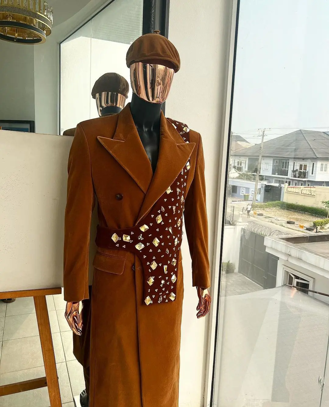 Бархатное длинное пальто мужские костюмы однобортные с заостренными лацканами