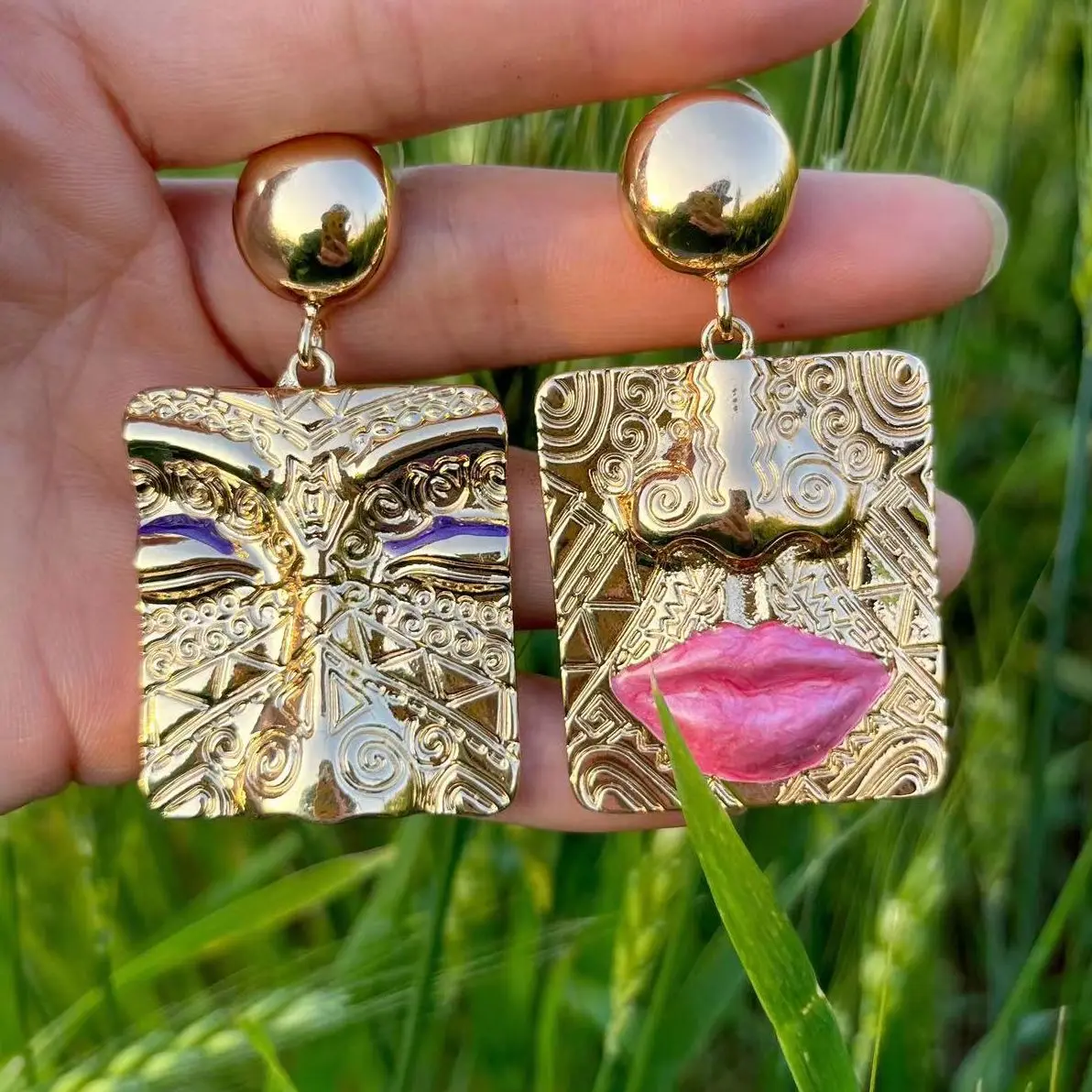 

New Golden Red Lip Sexy Earrings for Women Jewelry Gifts
