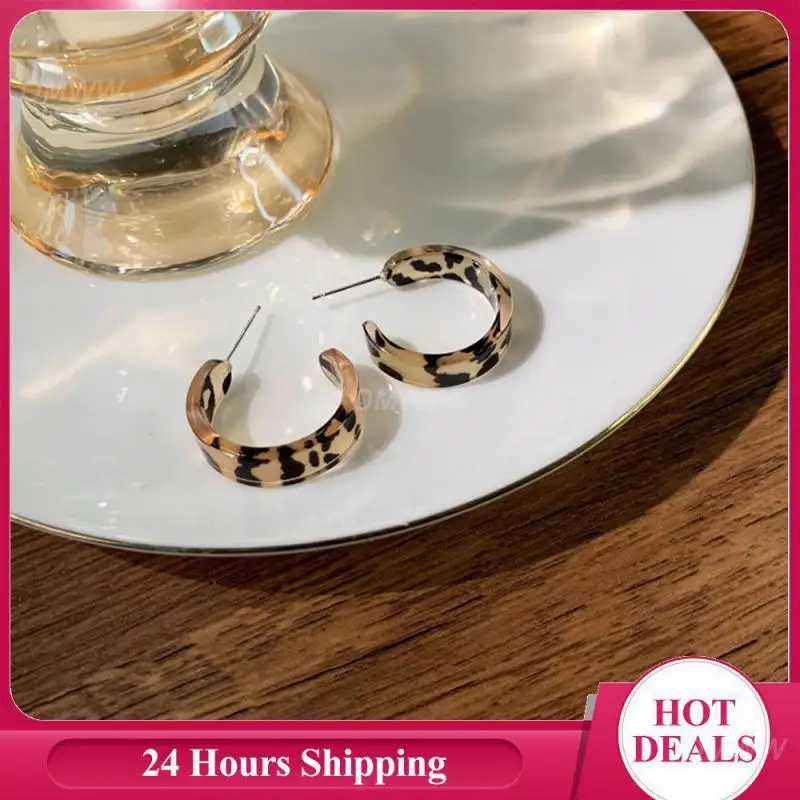 C-образные серьги нетоксичные и безвредные гипоаллергенные серьги-кольца для