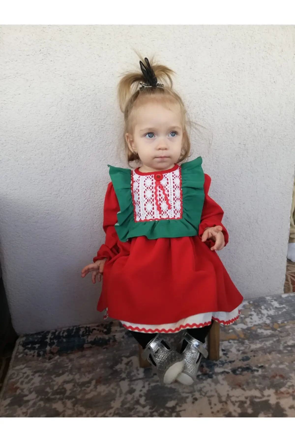 

Green frilly lace detailed red crepe dress clothing